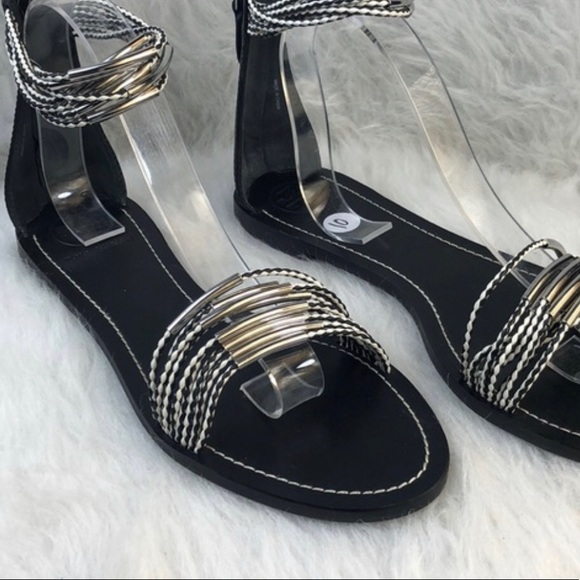 Tory Burch- zip up slides - Picture 2 of 9